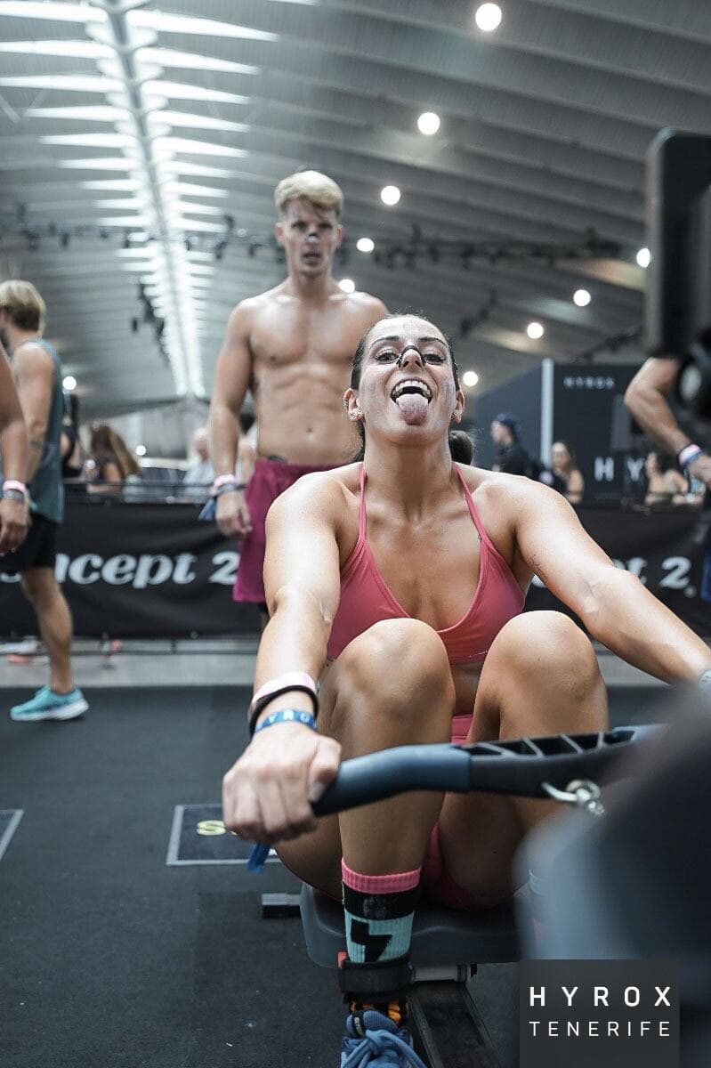 Sandbag lunges HYROX chez BlackBOX
